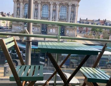 Three-Bedroom Apartment with Balcony