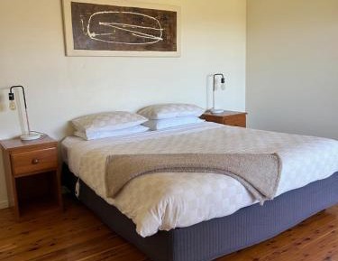 One Bedroom Cottage - Grevillea Deluxe Cottage