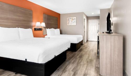 Queen Room with Two Queen Beds - Non-Smoking