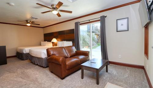 Deluxe Suite