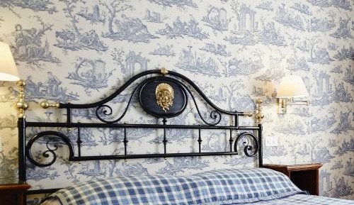 Classic Queen Room