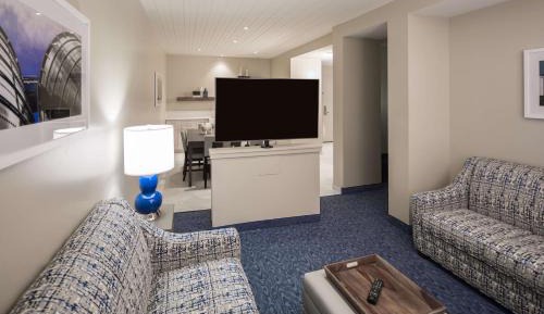 Junior King Suite with Seating Area