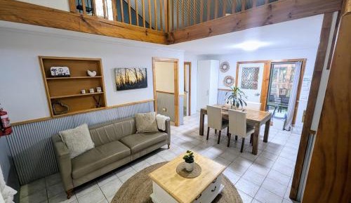 Self contained Garden View Bungalow with Hot Tub - Not Pet Friendly 