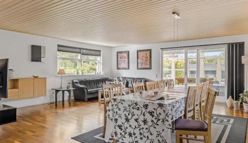 Five-Bedroom Holiday Home