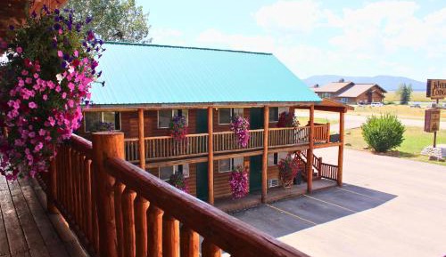 Main Lodge with 2 Double Beds
