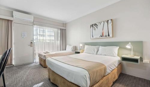 Twin Room (Sleeps 3)