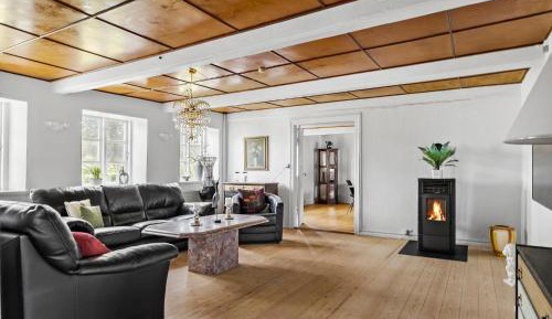 Six-Bedroom Holiday Home