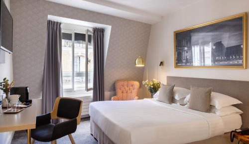 Superior Room with Queen Bed