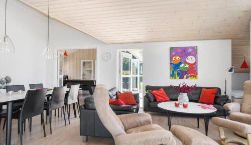 Three-Bedroom Vacation Home 