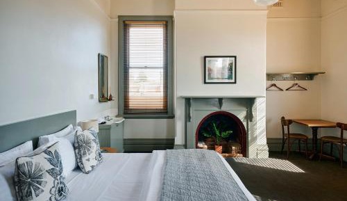 King Room with Shared Bathroom