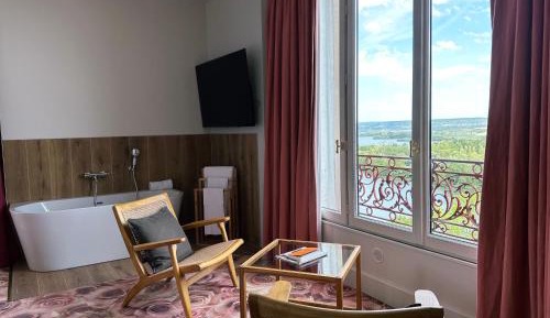 Suite with River View