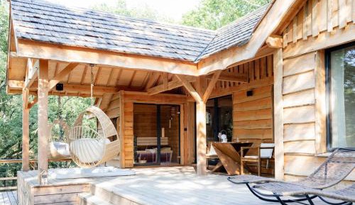 Suite with Hot Tub