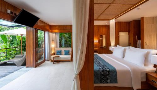 Jungle Suite King with Free Daily Scheduled Activities