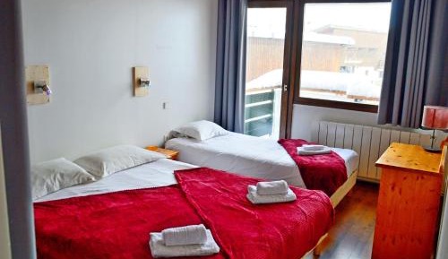 Triple Room Est with Mountain View and Balcony