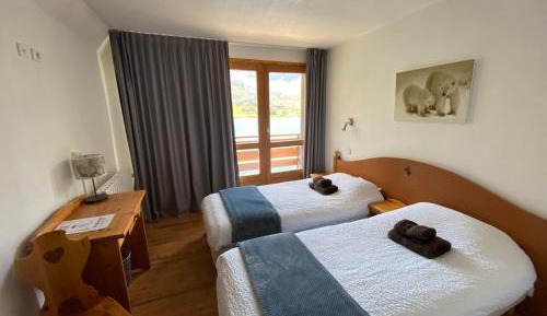 Triple Room South with Mountain and lake View and Balcony