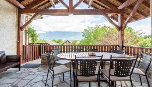 Villa with Garden View