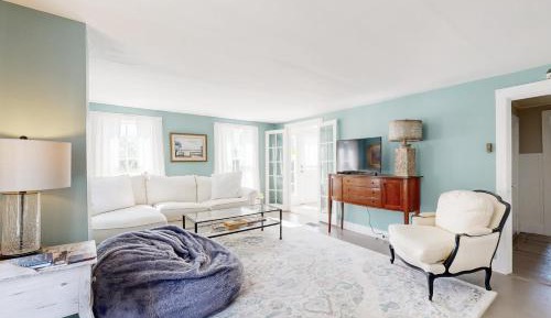 Three-Bedroom Vacation Home 