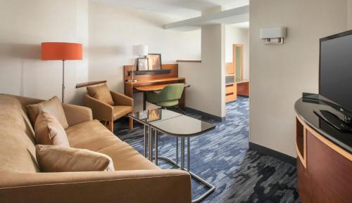 One-Bedroom King Suite with Sofa Bed - Hearing Accessible