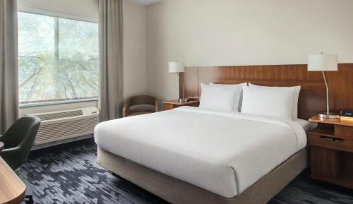King Room with Bathtub - Mobility Access/Hearing Accessible