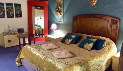 Basic Triple Room with Shared Bathroom