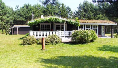 Three-Bedroom Vacation Home 