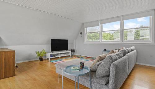 Three-Bedroom Vacation Home 