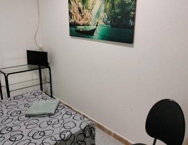Single Room with Shared Bathroom