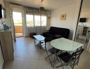 Studio with Garden View