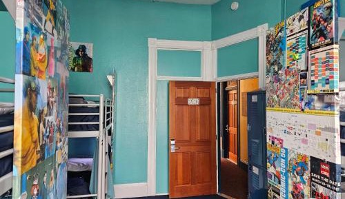 6-bed Private Room with Shared Bathroom