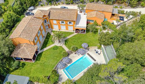 Five-Bedroom Holiday Home