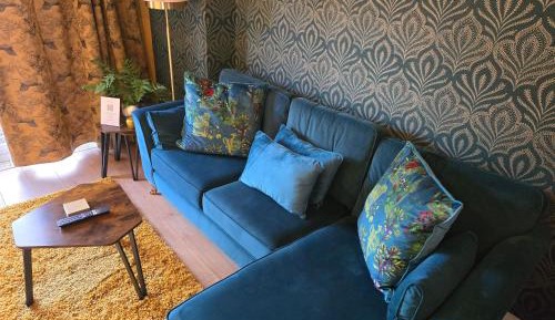 One-Bedroom Deluxe Apartment