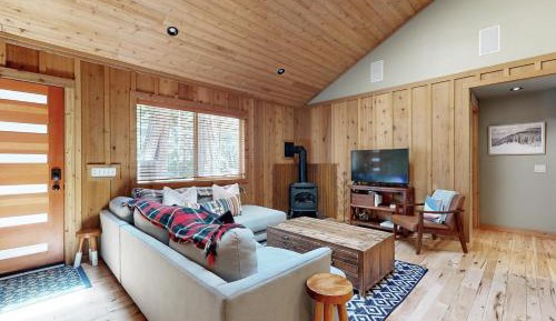 Three-Bedroom Vacation Home 