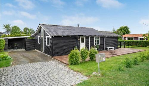 Three-Bedroom Vacation Home 
