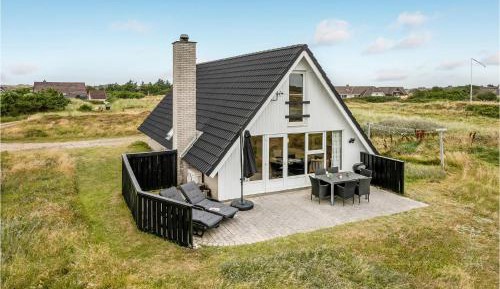 Three-Bedroom Vacation Home 