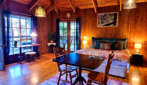 Deluxe Suite with Spa Bath - Music Room