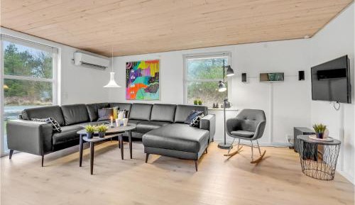 Three-Bedroom Vacation Home 