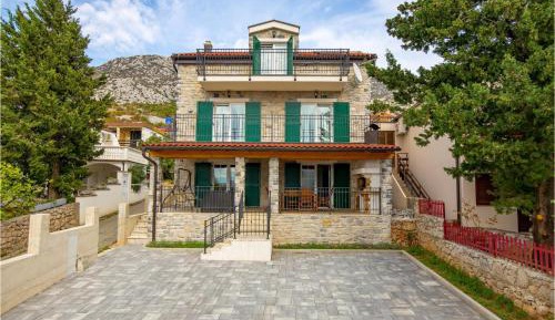 Four-Bedroom Vacation Home