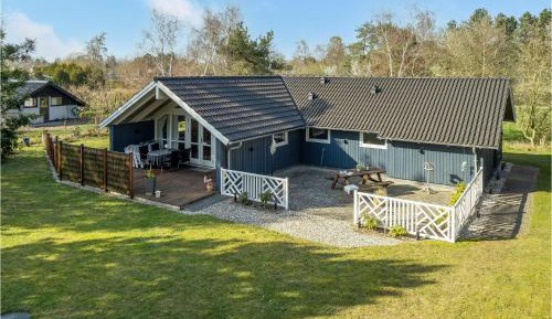 Three-Bedroom Vacation Home 