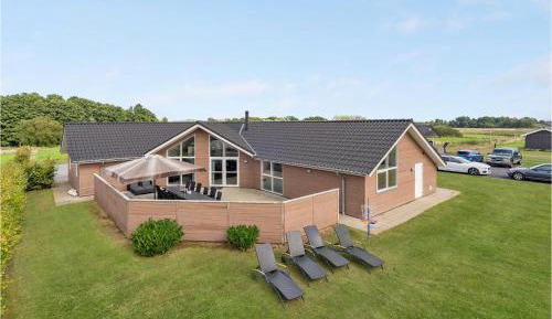 Five-Bedroom Holiday Home