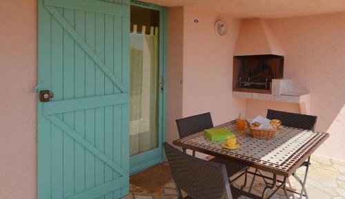 Apartment with Shower