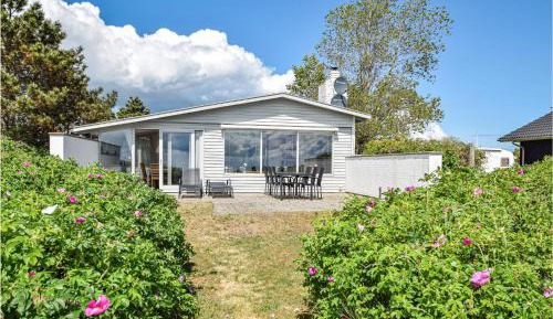 Three-Bedroom Vacation Home 