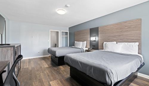 Double Room with Two Queen Beds - Non-Smoking