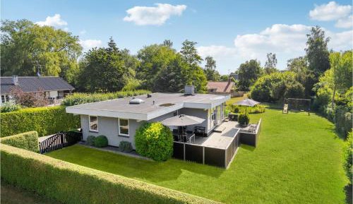 Three-Bedroom Vacation Home 