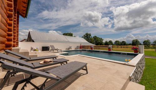 Three-Bedroom Vacation Home 