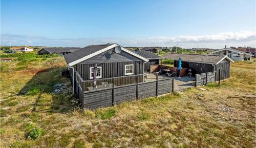 Three-Bedroom Vacation Home 
