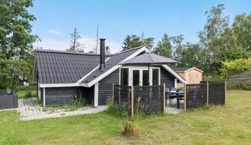 Three-Bedroom Vacation Home 