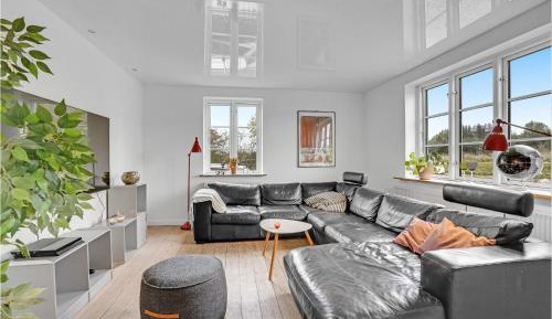 Five-Bedroom Holiday Home