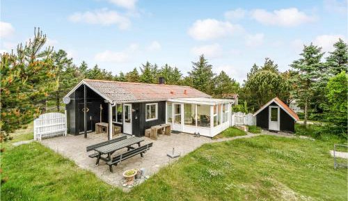 Three-Bedroom Vacation Home 