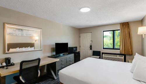 Standard King Room - Non-Smoking 