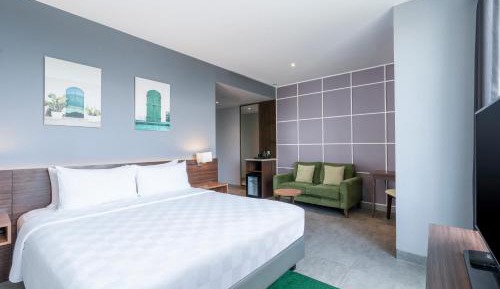 Superior Deluxe Queen Room